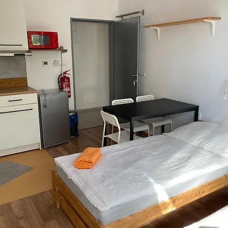 Kuk - 4 Loznice Villa Racice (Usti nad Labem)