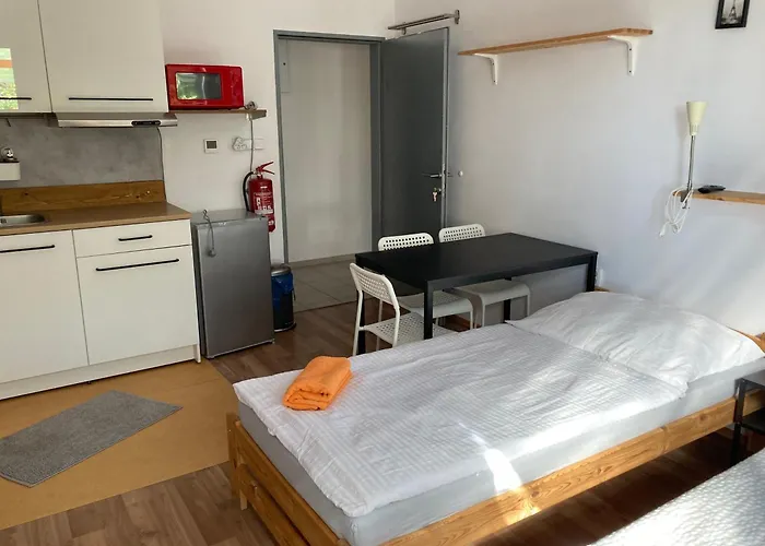 Kuk - 4 Loznice Villa Racice (Usti nad Labem)